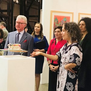 The-Govenor-of-Queensland-His-Excellency-the-Honourable-Paul-de-Jersey-AC,-Elisa-Jane-Carmichael-and-Janina-Harding